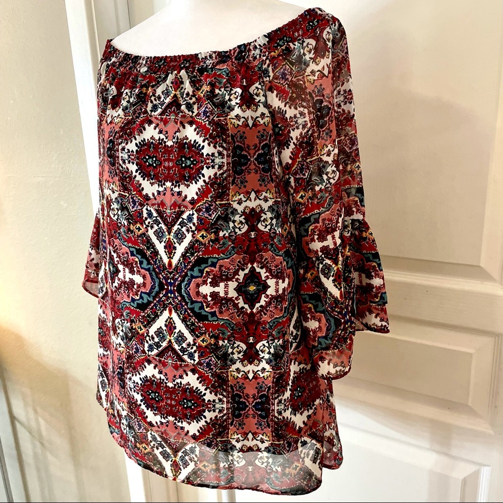 3/$20 B Design off the shoulder blouse - Picture 3 of 7